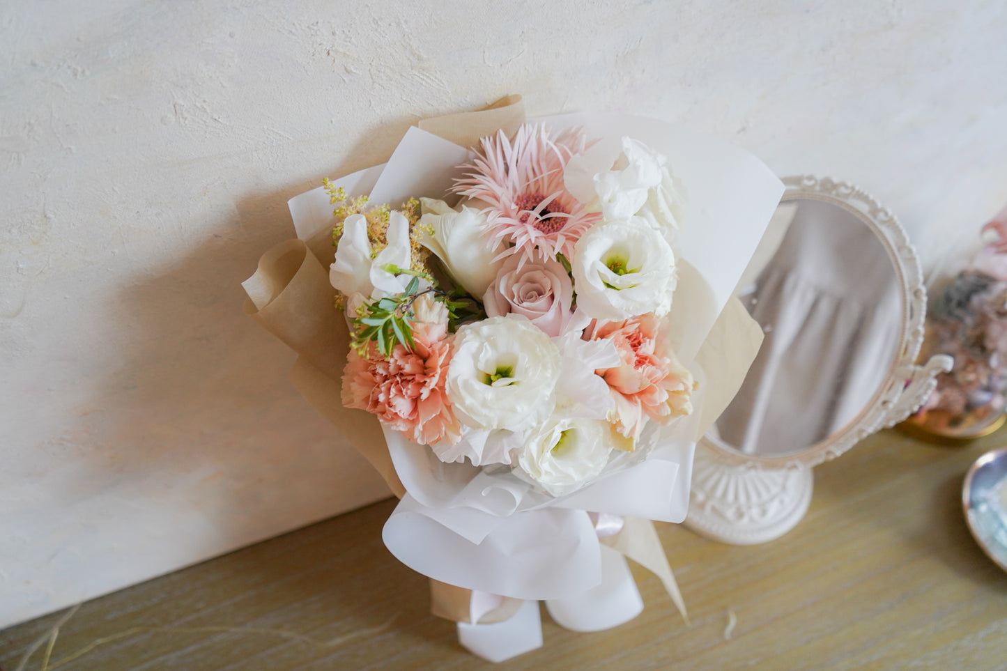 ROMANTIC YOU | Pastel and White Flowers