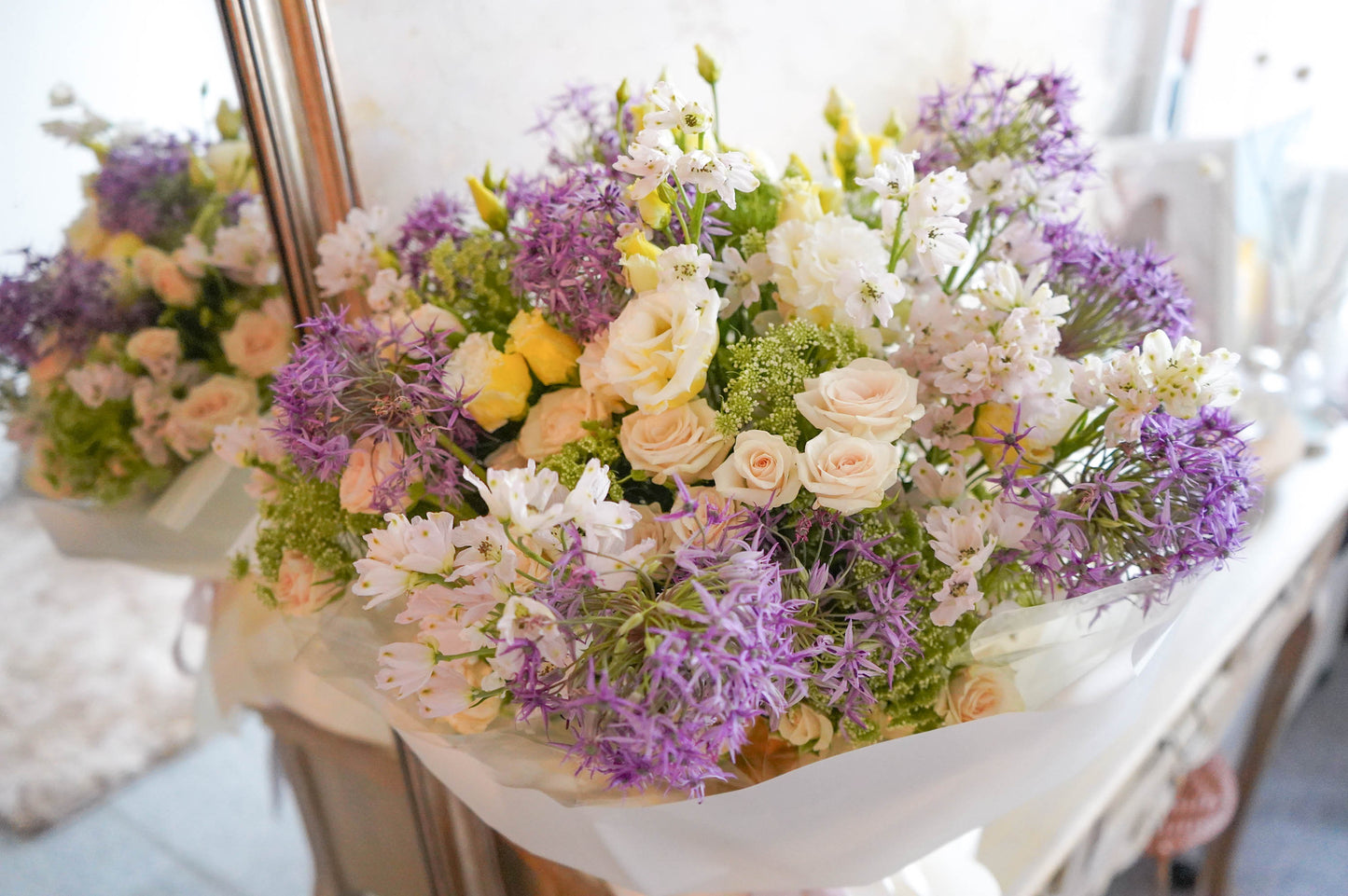 SUPERSIZE PEARLESCENT BOUQUET (50cm x 50cm)