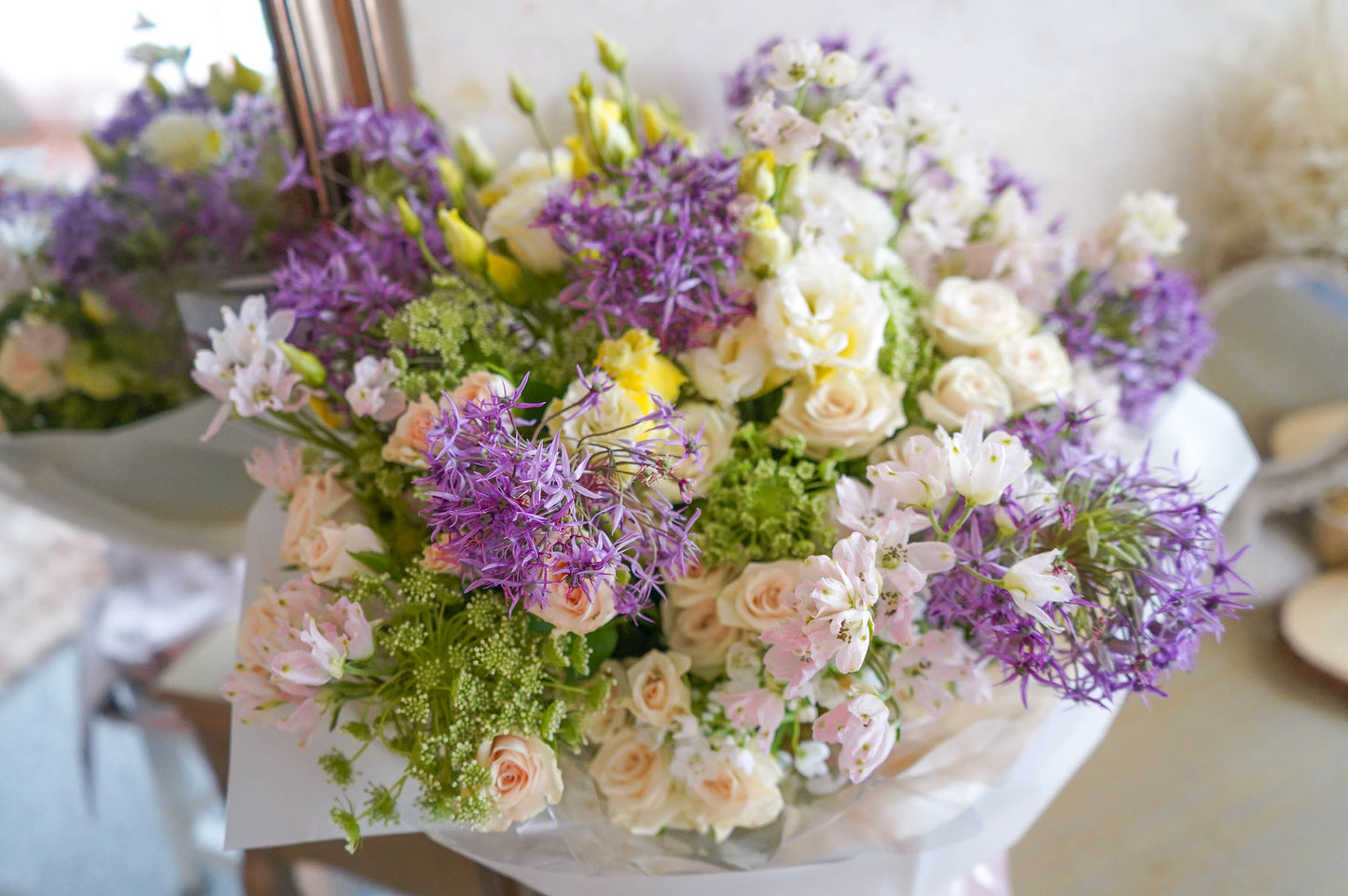SUPERSIZE PEARLESCENT BOUQUET