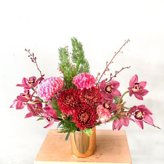 Crimson Charm Pot (Fresh Flowers)