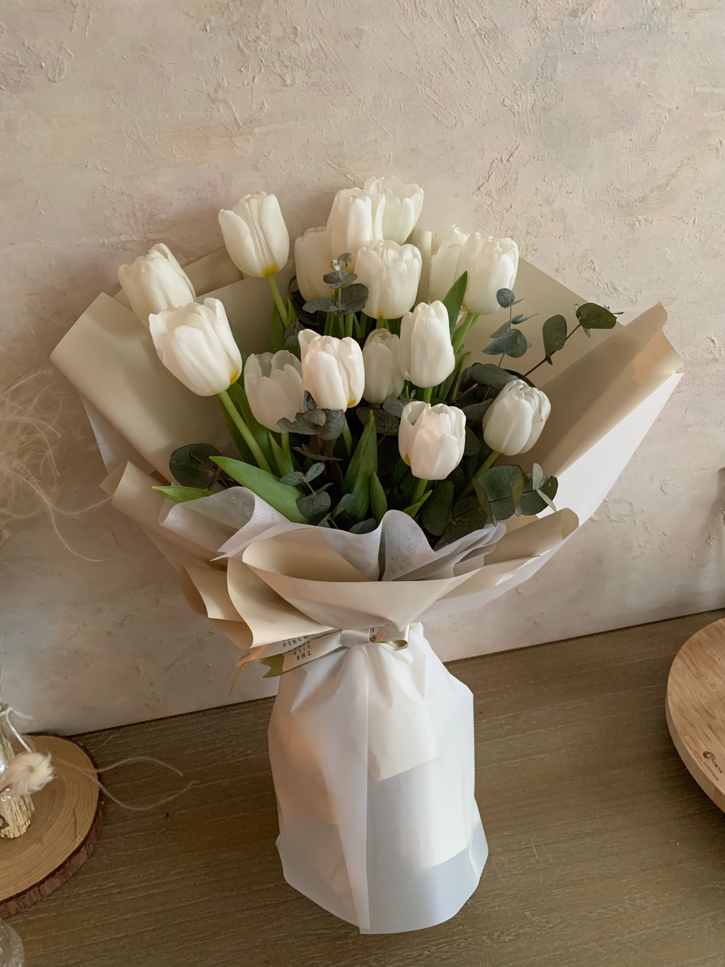 ELEGANT | WHITE TULIPS BOUQUET WITH EUCALPYTUS